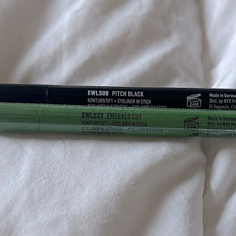 BRAND NEW NYX Epic Wear Eyeliner Stick Bundle of Pitch Black & Emerald Cut